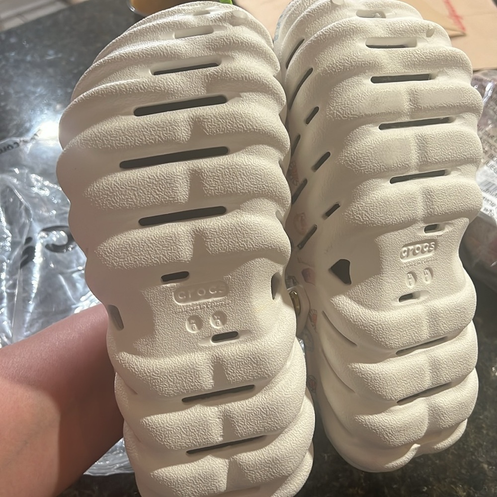 Crocs new - Picture 3 of 4